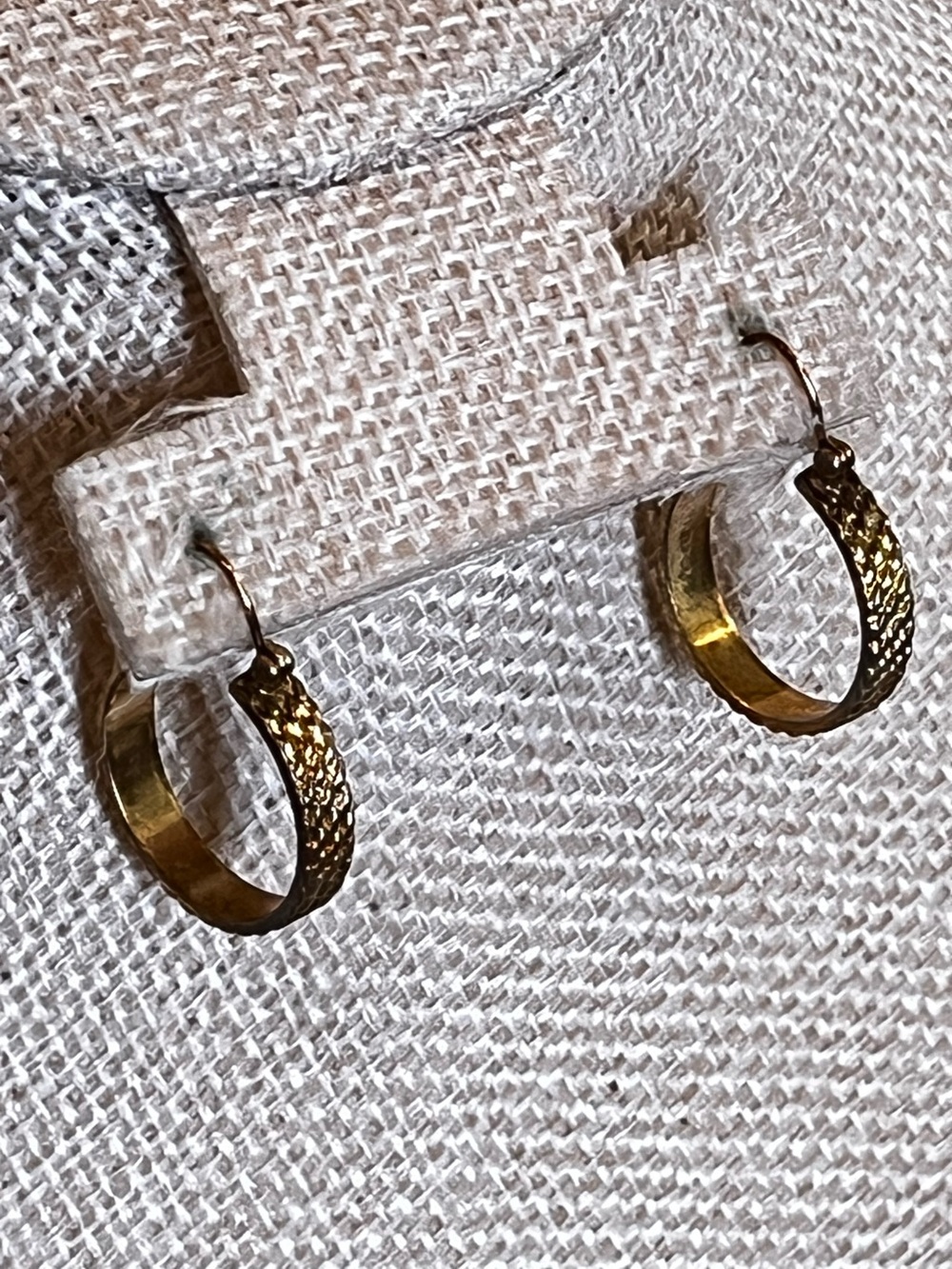 Vtg 12k Karen Lynne Gold Filled Textured Small Hoop Earrings